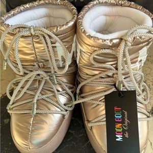 Rose gold short moon boots. Brand new with tags. Size US 4,5,6